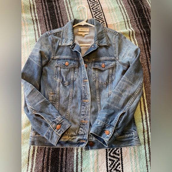 Madewell Jackets & Blazers - Madewell Classic Jean Jacket in Pinter Wash